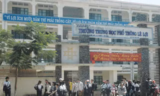 Lạm thu hàng trăm triệu đồng của học sinh