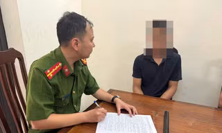 Hà Nội: Xác định đối tượng đi ô tô dùng gậy sắt đánh vào mặt người phụ nữ dừng xe ven đường