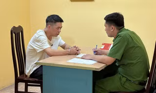 Hà Nội: Chủ tịch xã cùng cấp dưới nhận hối lộ để loạt công trình xây dựng trái phép 