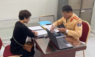 Nữ tài xế ô tô đi ngược chiều trên cao tốc Hà Nội - Hải Phòng 