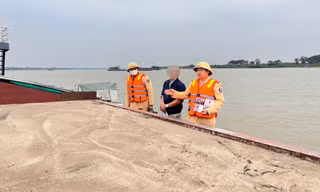Hà Nội mở cao điểm truy quét 'cát tặc' trên sông
