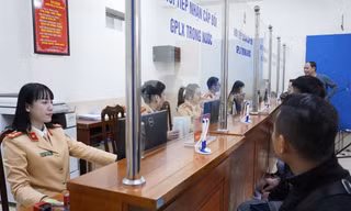 Công an xử lý hơn 36.000 hồ sơ cấp, đổi giấy phép lái xe sau 1 tuần tiếp nhận nhiệm vụ