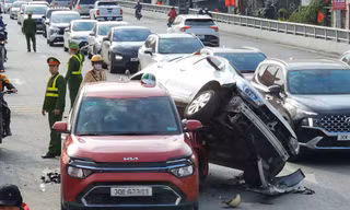 Hà Nội: Tai nạn liên hoàn trên đường Âu Cơ