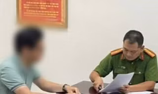 Hà Nội: Làm rõ người đàn ông 'thoát y' bám theo cô gái trong đêm