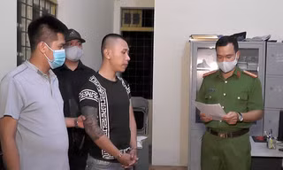 Đối tượng Nguyễn Đức Anh và Lê Minh Cường tại cơ quan điều tra.