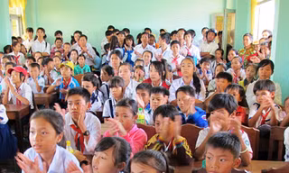 Động viên, chia sẻ với học sinh nghèo Mũi Cà Mau