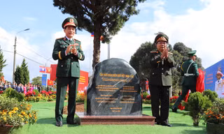 Tình hữu nghị Quân đội Việt Nam - Lào không ngừng được gìn giữ và vun đắp đơm hoa, kết trái