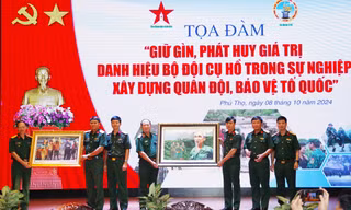 Tận hiến vì nhân dân là đặc trưng của Bộ đội Cụ Hồ