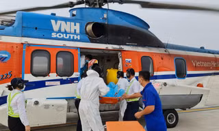 Bệnh viện Quân y 175 phối hợp cùng Binh đoàn 18 Bộ Quốc phòng thực hiện chuyến bay cấp cứu ngư dân từ Trường Sa vào đất liền.