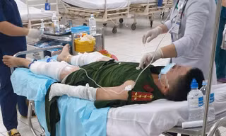 3 cán bộ công an phải nhập viện vì bị ném 'bom xăng'