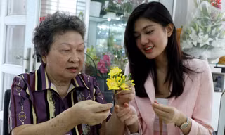 Gặp gia đình nghệ nhân ba đời làm hoa đất sét ở TPHCM