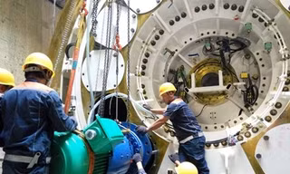 CLIP: Xuống lòng đất sâu xem robot khổng lồ khoan hầm Metro