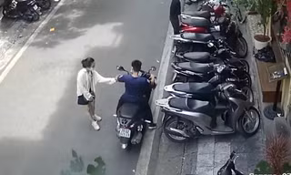 Dùng giấy tờ giả xin làm bảo vệ rồi lấy cắp xe máy của khách