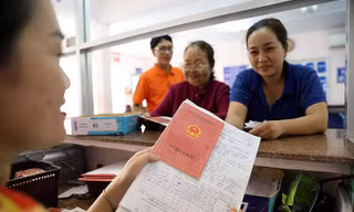 Người dân còn 1 tháng để sử dụng sổ hộ khẩu giấy