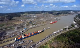 [ẢNH] Ngắm nét quyến rũ của kênh đào Panama từ trên cao