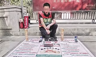 Chàng trai kiếm tiền bằng cách cho người... chà đạp
