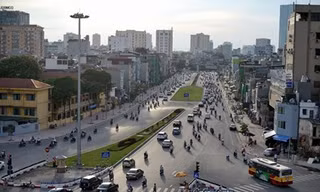 So sánh những con đường đắt kỷ lục ở Hà Nội
