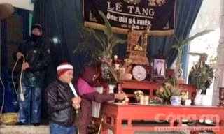 Sau khi cơ quan công an khám nghiệm tử thi, nạn nhân Bùi Bá Khiên được giao cho gia đình tổ chức tang lễ.- Ảnh:Quốc Huy