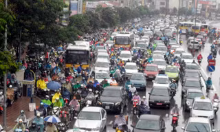 Giao thông Hà Nội với điệp khúc "chỗ nào cũng tắc và tắc bất cứ lúc nào” (ảnh: Quang Phong)