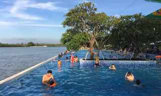 Hồ bơi tại KDL The BCR quận 9 , nơi xảy ra vụ tai nạn.