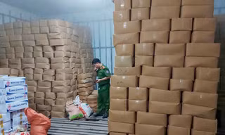 Công an Hà Giang phát hiện 29 tấn thực phẩm không rõ nguồn gốc chỉ trong một ngày