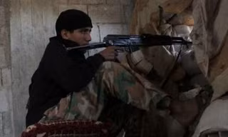 Tay súng trong một tòa nhà ở Syria