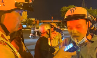 Tài xế vi phạm nồng độ cồn: 'Rượu bia vào thì lời mới ra được'
