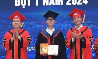 'Lội ngược dòng' thành thủ khoa đại học