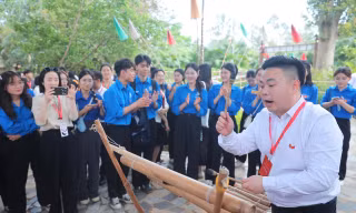 Thanh niên Trung Quốc giao lưu văn hóa, thưởng thức cà phê Buôn Ma Thuột tại Việt Nam