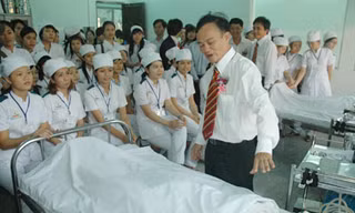 Khánh thành khu thực tập cho học sinh trung cấp Y Dược