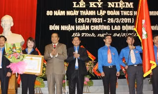 Tỉnh đoàn Hà Tĩnh nhận huân chương Lao động hạng Nhì