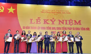 Kỷ niệm 50 năm thành lập khoa tiếng Anh-Pháp-Đức 