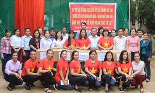 Chia khó với học sinh vùng lũ