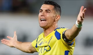 Chiều lòng Ronaldo, Al Nassr vung tiền gây náo loạn thị trường chuyển nhượng