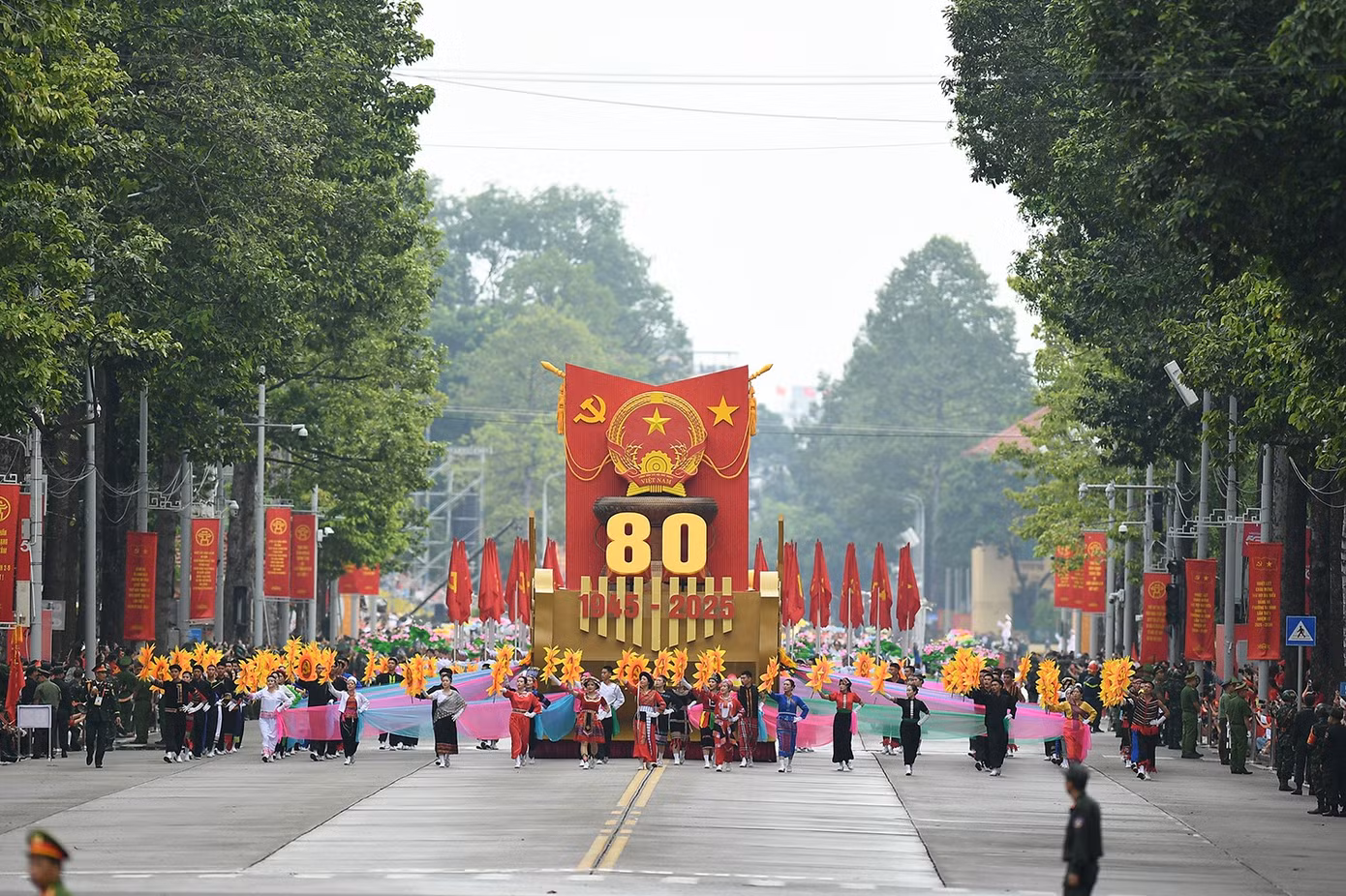 a80-tong-duyet25.jpg