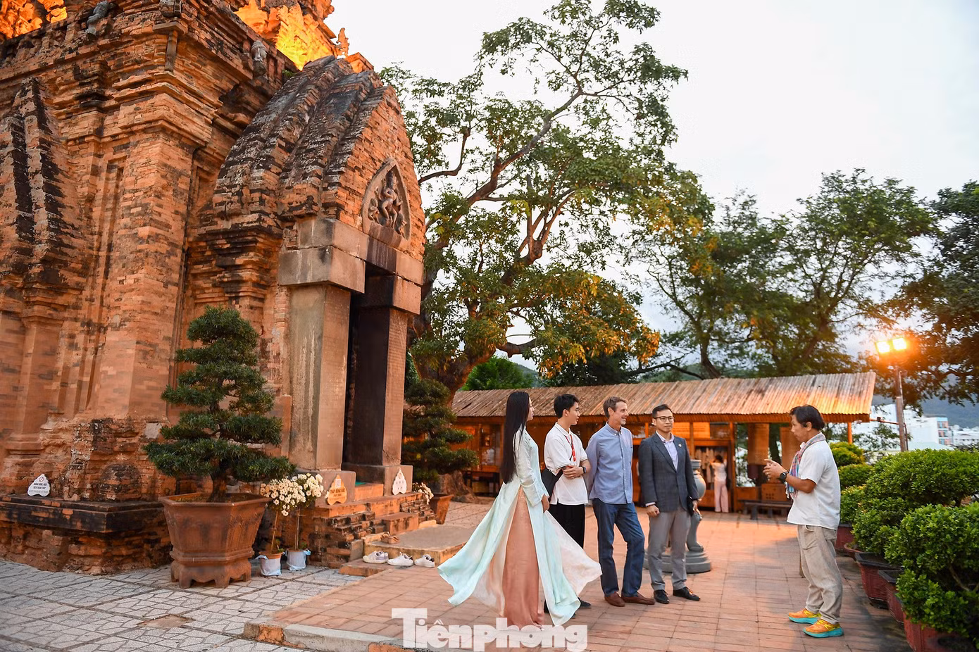 tp-ha-truc-linhddt-9500.jpg