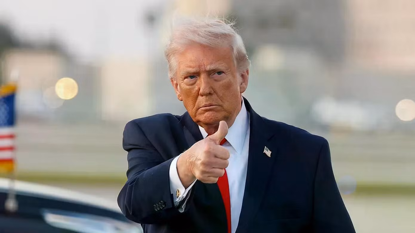 trump-thumbs-up-april-2026.jpg