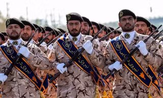 Các thành viên của Lực lượng Vệ binh Cách mạng Iran (IRGC) diễu hành trong một cuộc duyệt binh ở Tehran. Ảnh: Getty Images.