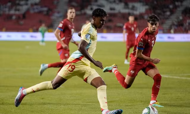 Tây Ban Nha vs Serbia.