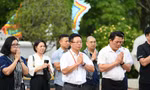 Ban tổ chức Giải Vô địch Golf Quốc Gia - Gia Lai 2025 dâng hoa, dâng hương tại Bảo tàng Quang Trung 