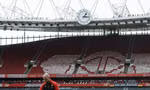Arsenal gặt hái thành công, người lao động ở Emirates vẫn lo mất việc