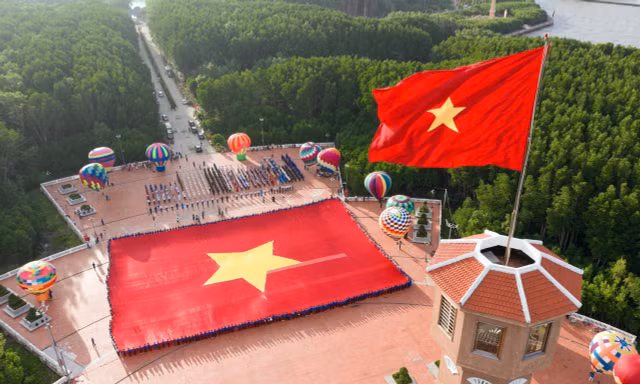 Những hình ảnh ấn tượng lễ chào cờ 'Tôi yêu Tổ quốc tôi' ngày Quốc khánh