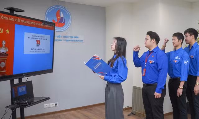 Tuổi trẻ Việt Nam tại LB Nga chào mừng thành công Đại hội XIV của Đảng