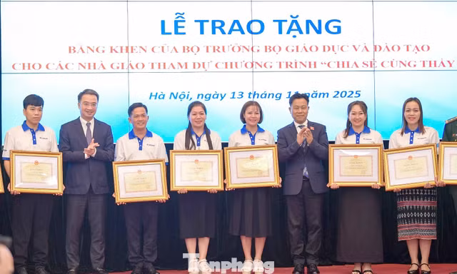 Bộ Giáo dục và Đào tạo tặng bằng khen 80 giáo viên tiêu biểu toàn quốc