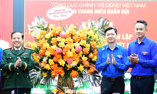 Ban Bí thư Trung ương Đoàn chúc mừng tuổi trẻ Quân đội dịp 22/12