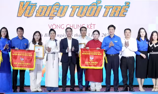 Đoàn trường THPT chuyên Lương Văn Tụy giành giải nhất Liên hoan Vũ điệu trẻ Ninh Bình 2026