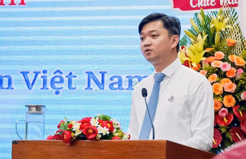 Anh Nguyễn Minh Triết - Bí thư T.Ư Đoàn, Chủ tịch T.Ư Hội Sinh viên Việt Nam phát biểu chỉ đạo Đại hội.