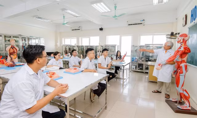 Thêm một trường đại học tốp đầu cả nước bỏ xét tuyển khối C00 từ năm 2026