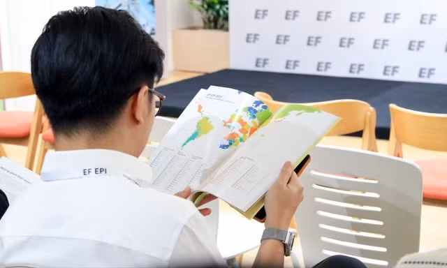 Chuyên gia nói gì về lợi thế của Gen Z Việt khi kết hợp tiếng Anh và AI?