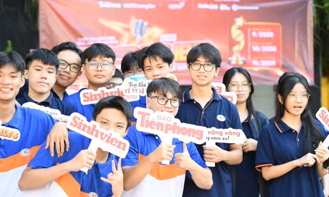 Teen THPT Lê Lợi hào hứng tham gia vòng Sơ loại cuộc thi Unlock The IELTS 2025